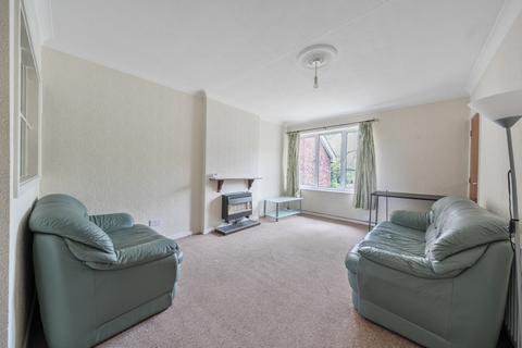 1 bedroom flat for sale, Woodhall Drive, Kirkstall, Leeds, LS5