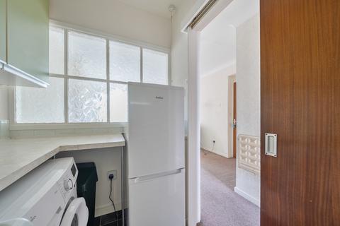 1 bedroom flat for sale, Woodhall Drive, Kirkstall, Leeds, LS5