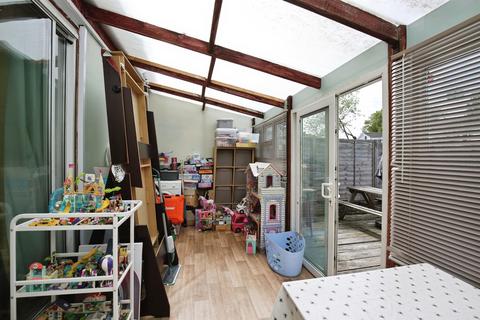3 bedroom terraced house for sale, Raybrook Crescent, Swindon