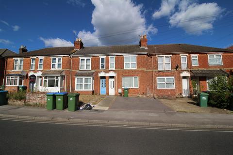 4 bedroom terraced house to rent, Langhorn Road, Swaythling