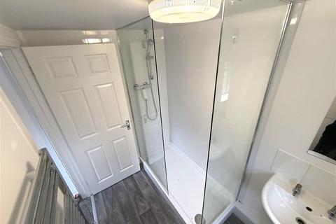 4 bedroom terraced house to rent, Langhorn Road, Swaythling