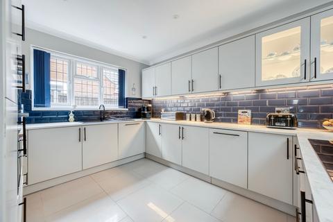 4 bedroom detached bungalow for sale, The Street, Hickling