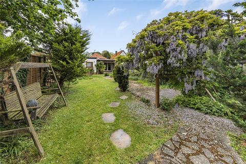 3 bedroom bungalow for sale, Ferrers Avenue, West Drayton UB7