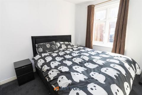 2 bedroom ground floor flat for sale, Oxford Close, Newcastle Upon Tyne