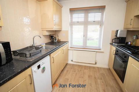2 bedroom ground floor flat for sale, Oxford Close, Newcastle Upon Tyne