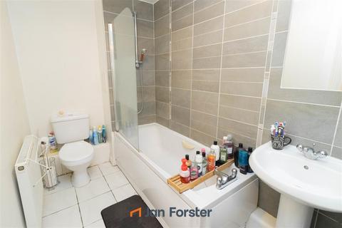 2 bedroom ground floor flat for sale, Oxford Close, Newcastle Upon Tyne