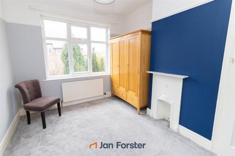 2 bedroom flat to rent, Ferndene Grove, High Heaton, Newcastle Upon Tyne