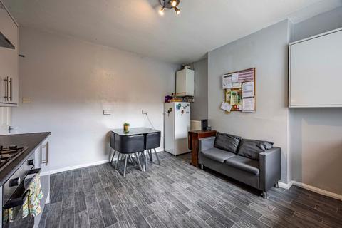 1 bedroom semi-detached house to rent, Highfield Road, Nottingham, NG7