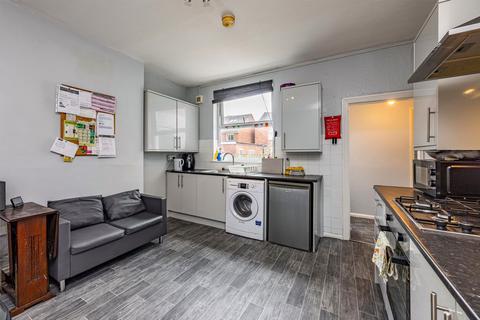 1 bedroom semi-detached house to rent, Highfield Road, Nottingham, NG7