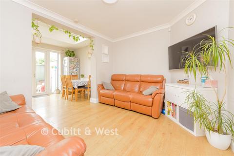 3 bedroom end of terrace house for sale, Prince Albert Square, Redhill RH1