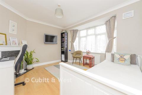 3 bedroom end of terrace house for sale, Prince Albert Square, Redhill RH1