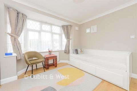 3 bedroom end of terrace house for sale, Prince Albert Square, Redhill RH1