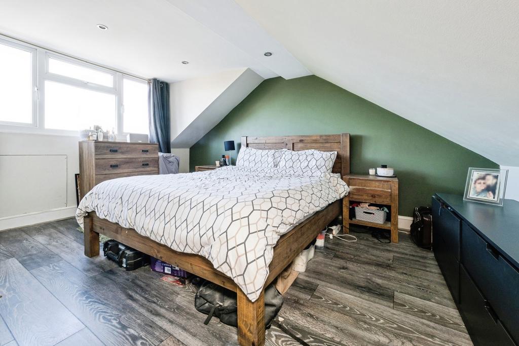 2 bedroom flat for sale