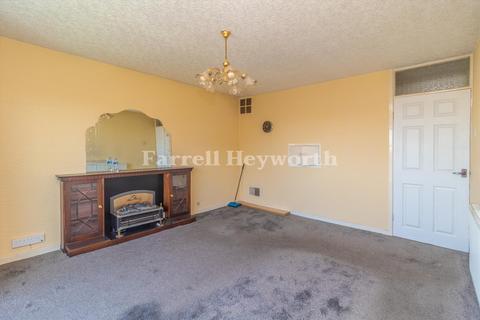2 bedroom flat for sale, South Lawn, Blackpool FY4
