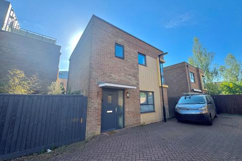 2 bedroom house to rent, Lone Eagle Close, Southampton, SO19