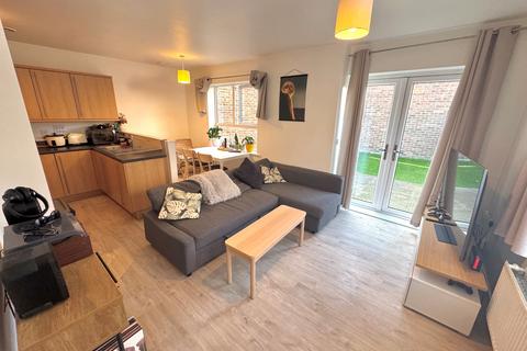 2 bedroom house to rent, Lone Eagle Close, Southampton, SO19