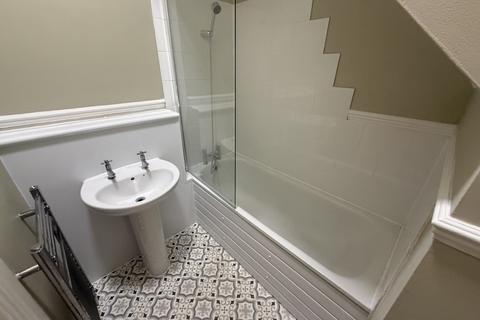 1 bedroom apartment to rent, West Parade, Lincolnshire DN31