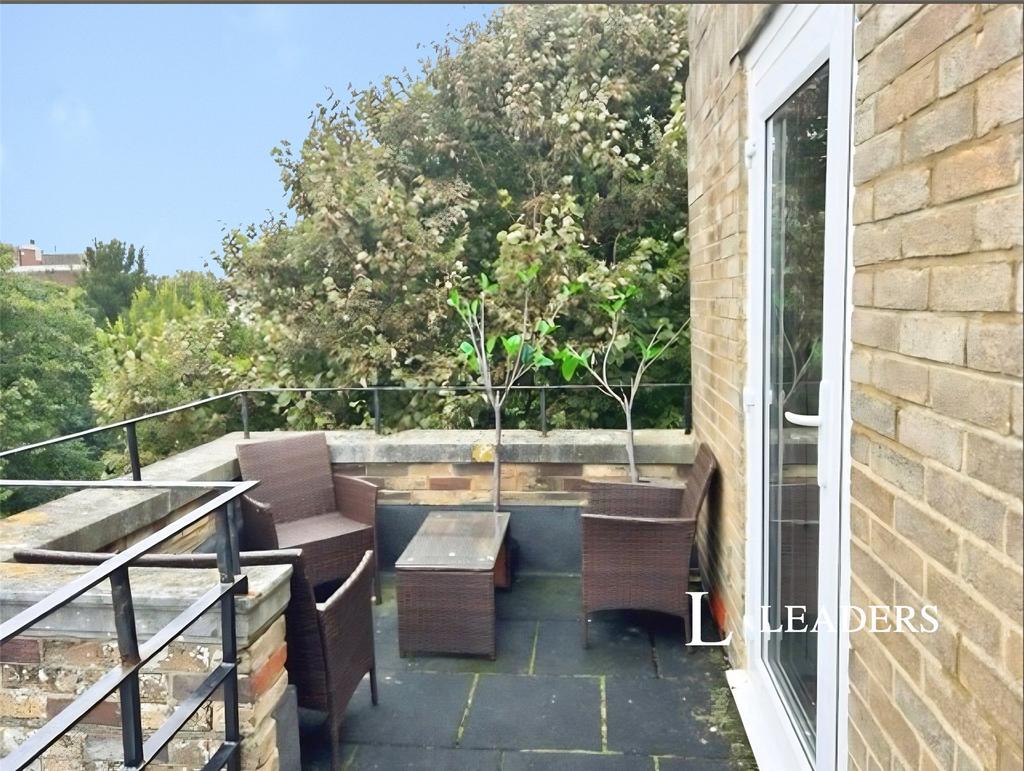 Apartment in Brighton, Round Hill - View 3