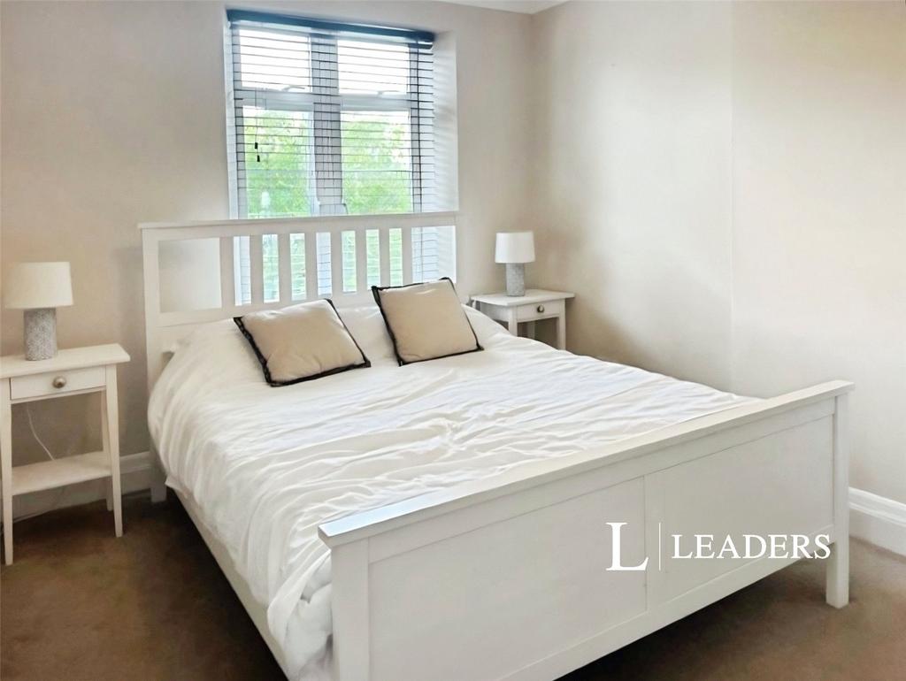 Apartment in Brighton, Round Hill - View 4