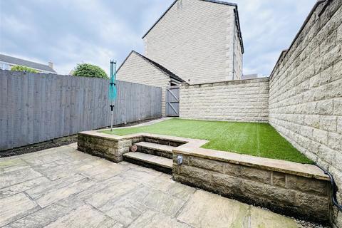 3 bedroom end of terrace house for sale, Gardeners Walk, Skelmanthorpe, Huddersfield, HD8 9GP