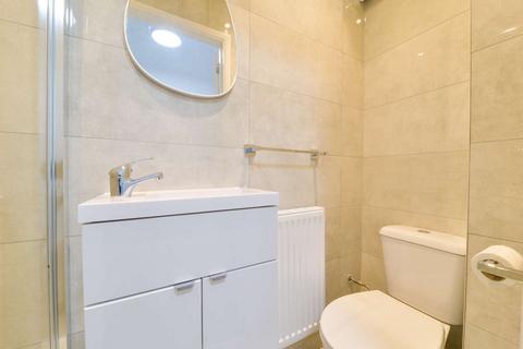 4 bedroom house of multiple occupation to rent, Pond Croft, Hatfield AL10