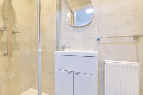 4 bedroom house of multiple occupation to rent, Pond Croft, Hatfield AL10