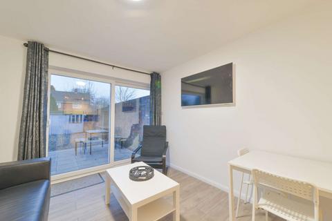 4 bedroom house of multiple occupation to rent, Pond Croft, Hatfield AL10