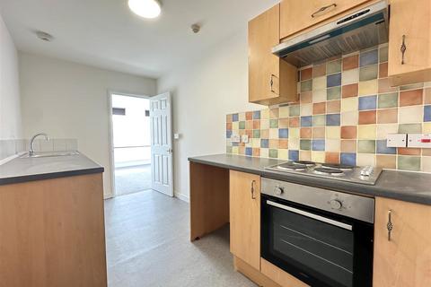 1 bedroom flat to rent, Stourbridge Road, Lye