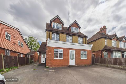 Basingstoke Road, Reading, Berkshire, RG2