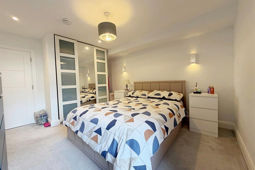 Apartment in Bournemouth - View 3