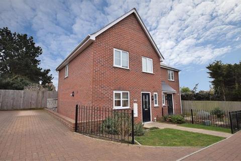 3 bedroom house to rent, Oak Tree Gardens, COLCHESTER
