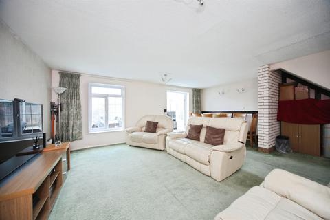 4 bedroom link detached house for sale, Raynham Way, Luton