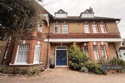 1 bed flat/apartment for rent in Westcombe Park Road, London, SE3