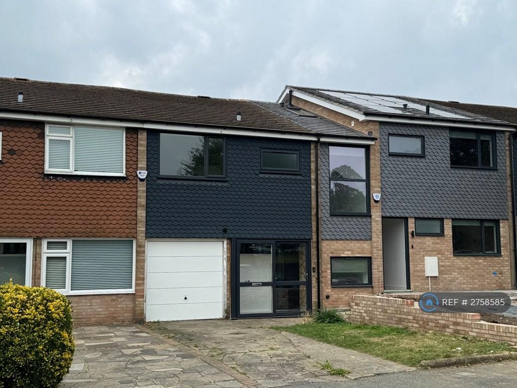 Warminster Road, London, SE25 3 bed terraced house - £2,400 pcm (£554 pw)