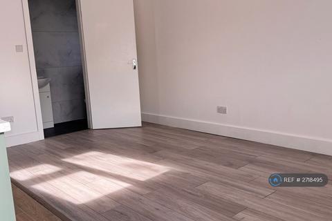 5 bedroom semi-detached house to rent, Lansdell Road, Mitcham, CR4