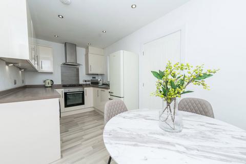 2 bedroom terraced house for sale, Field Fold, Skelmanthorpe, HD8