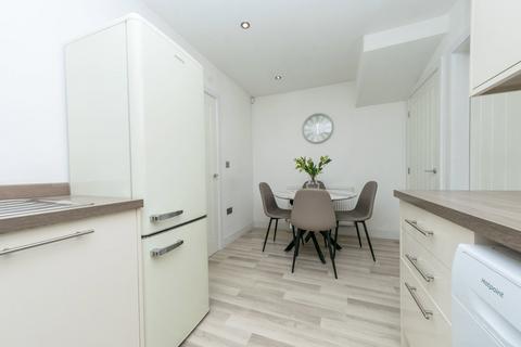 2 bedroom terraced house for sale, Field Fold, Skelmanthorpe, HD8