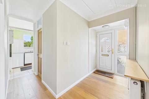 2 bedroom bungalow for sale, Holme Court Avenue, Bedfordshire SG18