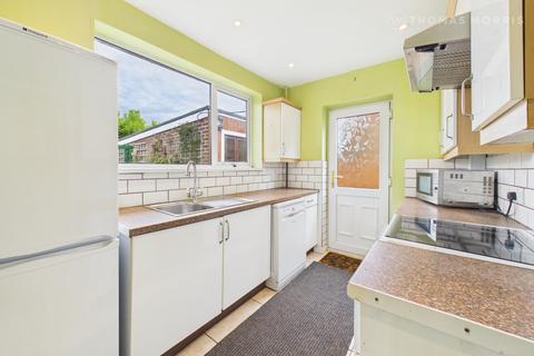 2 bedroom bungalow for sale, Holme Court Avenue, Bedfordshire SG18