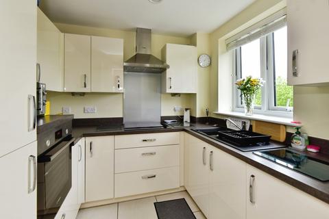 2 bedroom flat for sale, Cedar Avenue, Alsager, Stoke-on-Trent, Cheshire, ST7