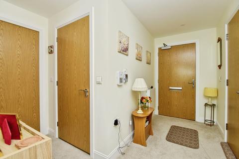 2 bedroom flat for sale, Cedar Avenue, Alsager, Stoke-on-Trent, Cheshire, ST7
