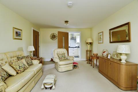 2 bedroom flat for sale, Cedar Avenue, Alsager, Stoke-on-Trent, Cheshire, ST7