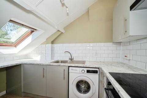 1 bedroom apartment to rent, West Parade, Lincolnshire DN31