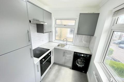 2 bedroom maisonette to rent, Chalford Walk, Woodford Green IG8