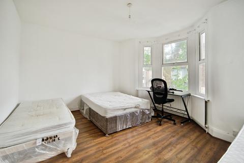 3 bedroom terraced house for sale, Ashley Road, Forest Gate, London, E7
