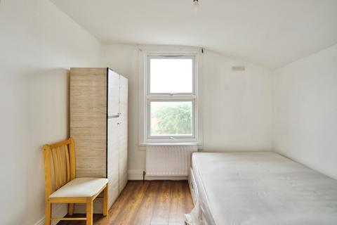 3 bedroom terraced house for sale, Ashley Road, Forest Gate, London, E7