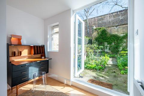 1 bedroom flat for sale, Kensington Park Road, Notting Hill, London