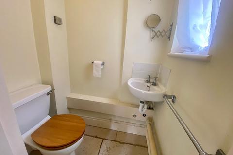 3 bedroom cottage to rent, High Street, Reading RG10