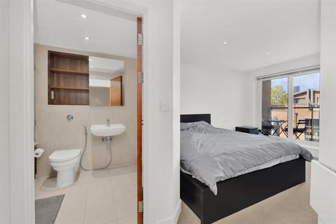 2 bedroom apartment for sale, Bromyard Avenue, London