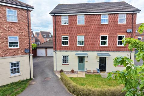 4 bedroom semi-detached house for sale, Clonners Field, Stapeley, CW5